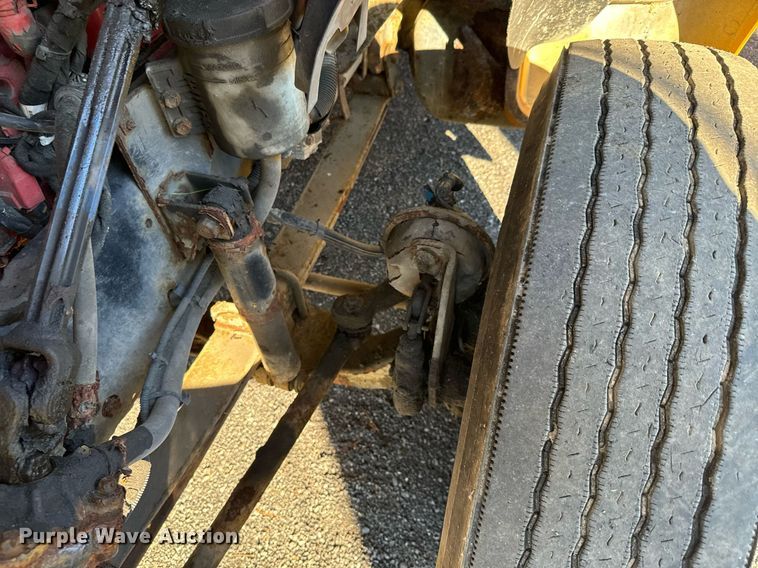 image for item NN9358 2011 Ford F750 Super Duty Crew Cab flatbed truck