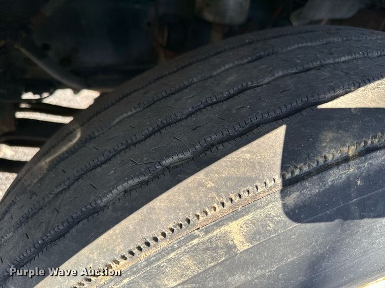 image for item NN9358 2011 Ford F750 Super Duty Crew Cab flatbed truck