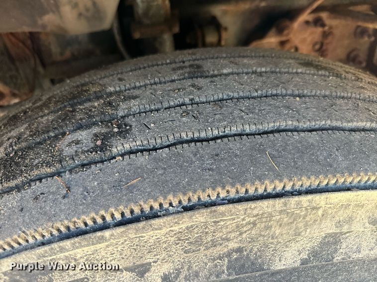 image for item NN9358 2011 Ford F750 Super Duty Crew Cab flatbed truck