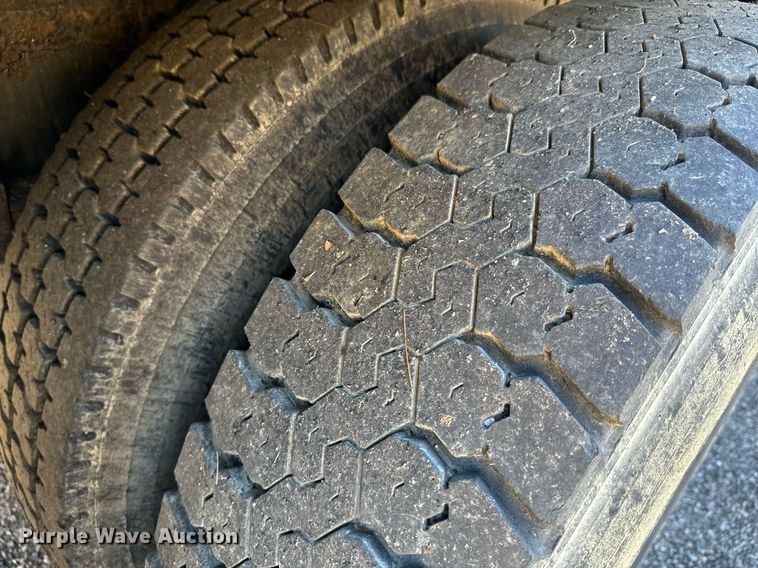 image for item NN9358 2011 Ford F750 Super Duty Crew Cab flatbed truck