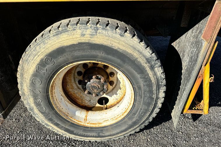 image for item NN9358 2011 Ford F750 Super Duty Crew Cab flatbed truck