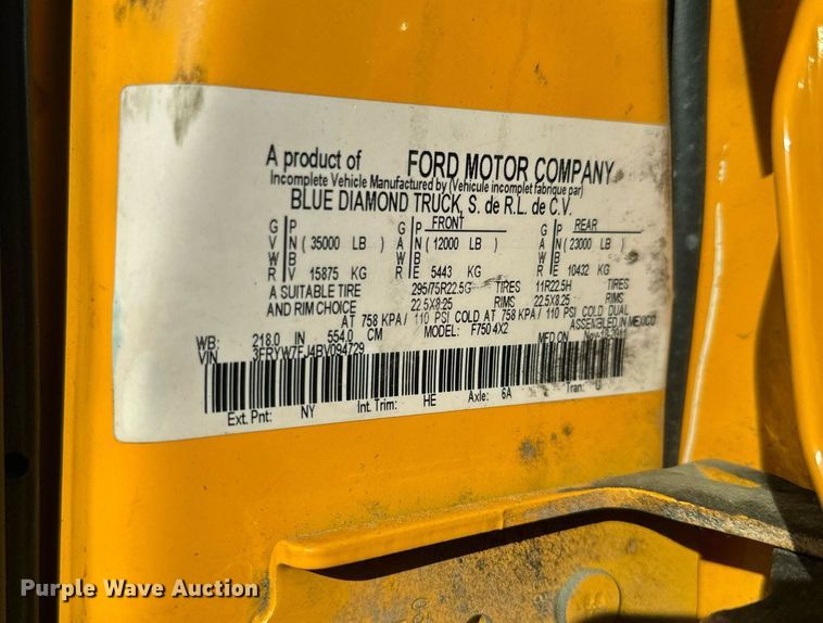 image for item NN9358 2011 Ford F750 Super Duty Crew Cab flatbed truck