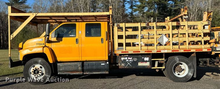 image for item NN9361 2005 Chevrolet  C8500 Crew Cab flatbed truck