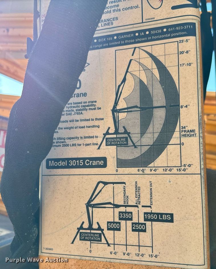 image for item NN9361 2005 Chevrolet  C8500 Crew Cab flatbed truck