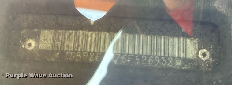 image for item NN9361 2005 Chevrolet  C8500 Crew Cab flatbed truck