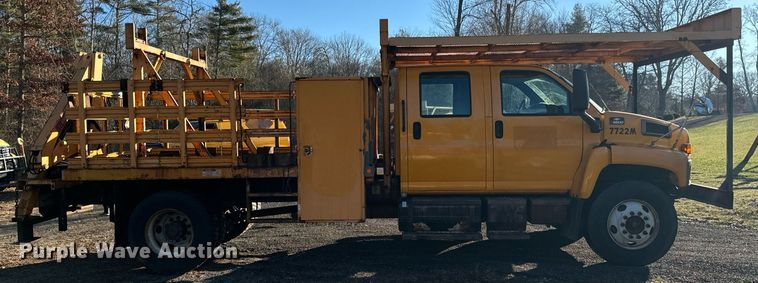 image for item NN9362 2004 Chevrolet  C8500 Crew Cab flatbed truck