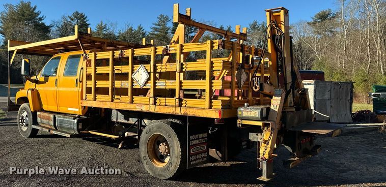 image for item NN9362 2004 Chevrolet  C8500 Crew Cab flatbed truck