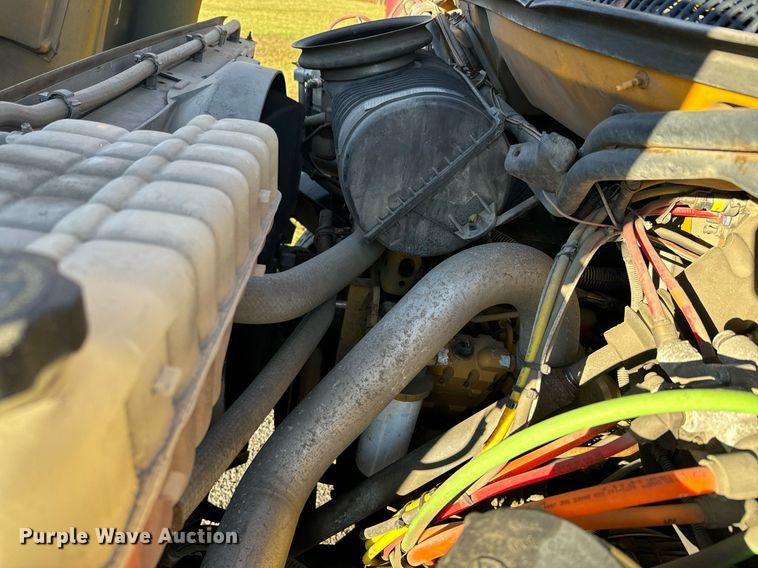 image for item NN9362 2004 Chevrolet  C8500 Crew Cab flatbed truck