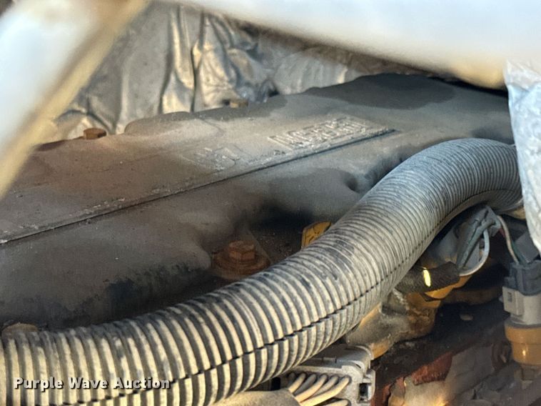 image for item NN9362 2004 Chevrolet  C8500 Crew Cab flatbed truck