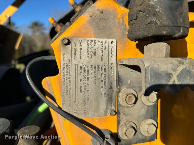 image for item NN9362 2004 Chevrolet  C8500 Crew Cab flatbed truck