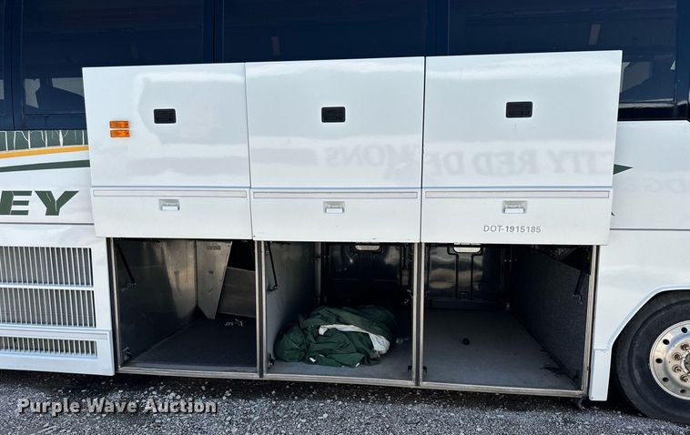 image for item NP9647 1997 Prevost H3-45 coach bus