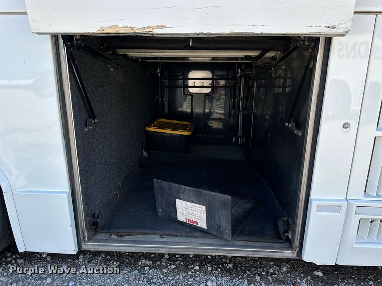 image for item NP9647 1997 Prevost H3-45 coach bus