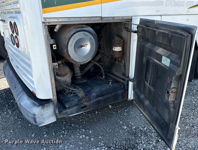 image for item NP9647 1997 Prevost H3-45 coach bus