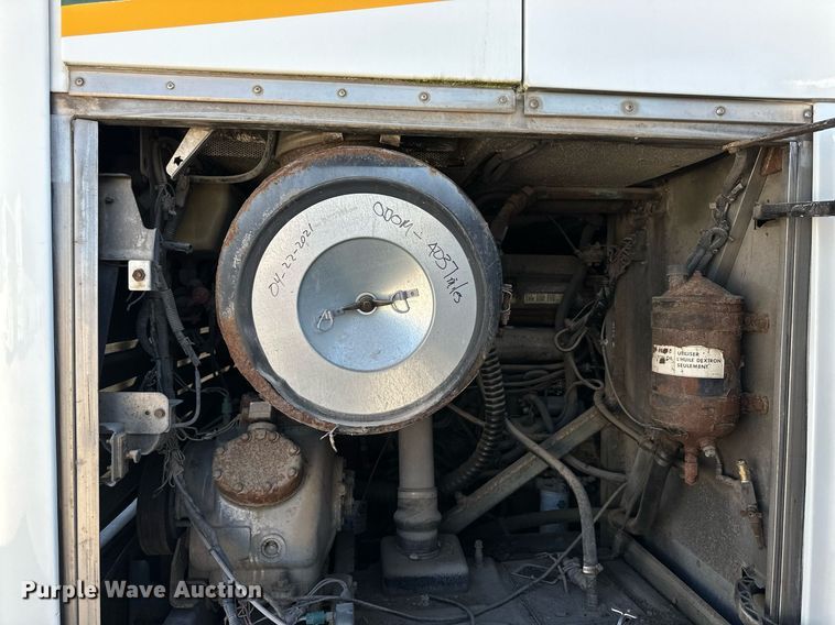 image for item NP9647 1997 Prevost H3-45 coach bus