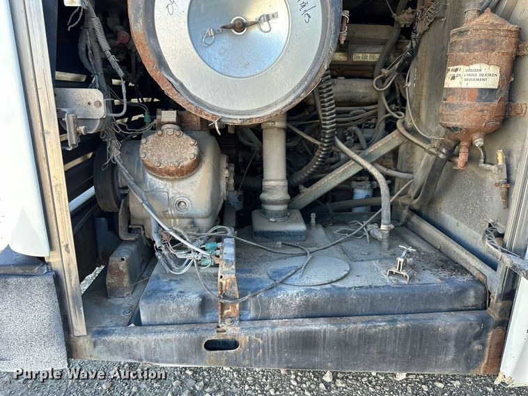 image for item NP9647 1997 Prevost H3-45 coach bus