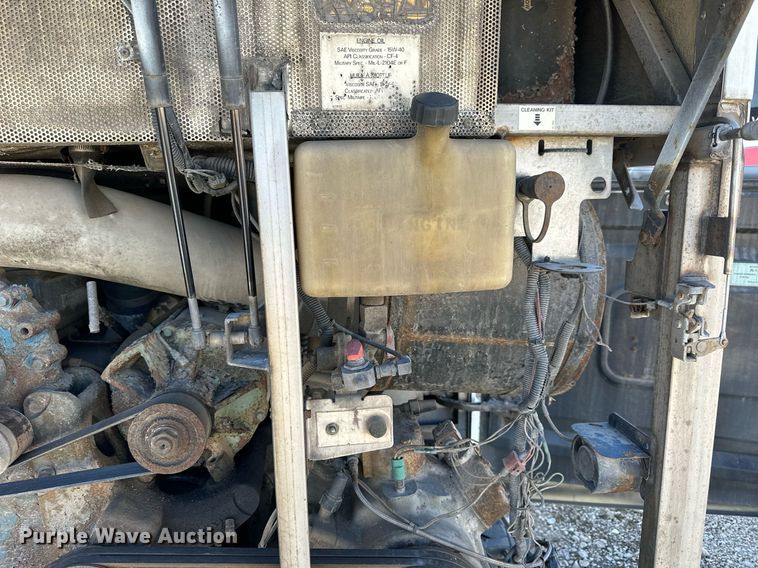 image for item NP9647 1997 Prevost H3-45 coach bus