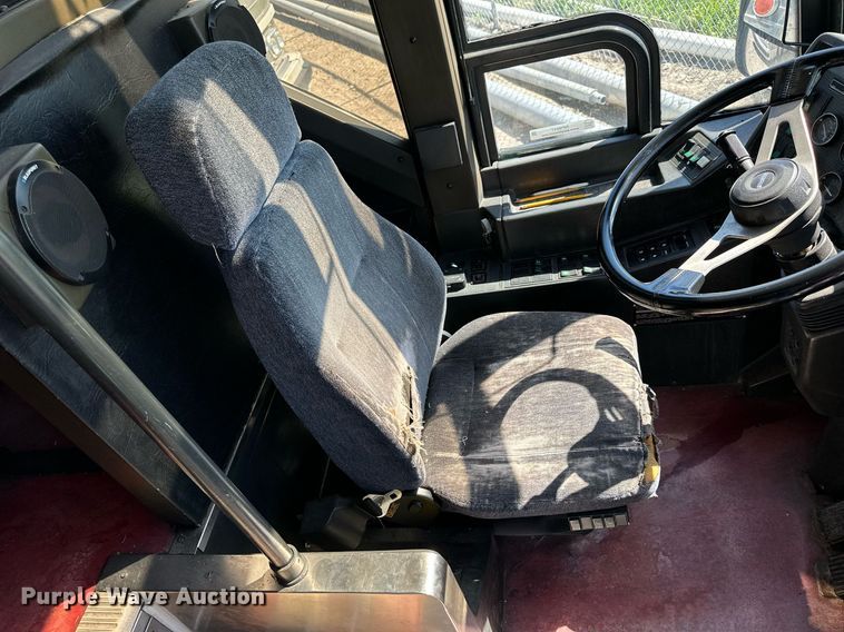image for item NP9647 1997 Prevost H3-45 coach bus