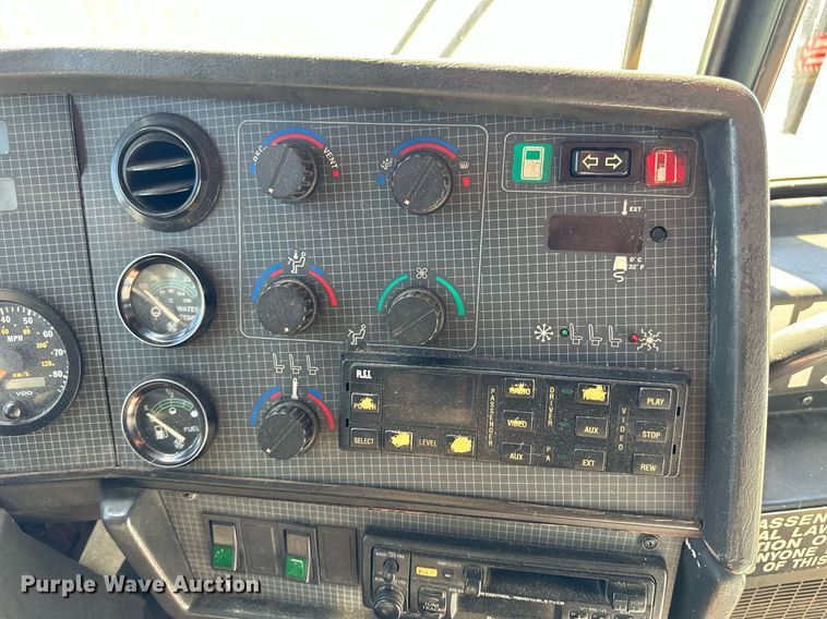 image for item NP9647 1997 Prevost H3-45 coach bus