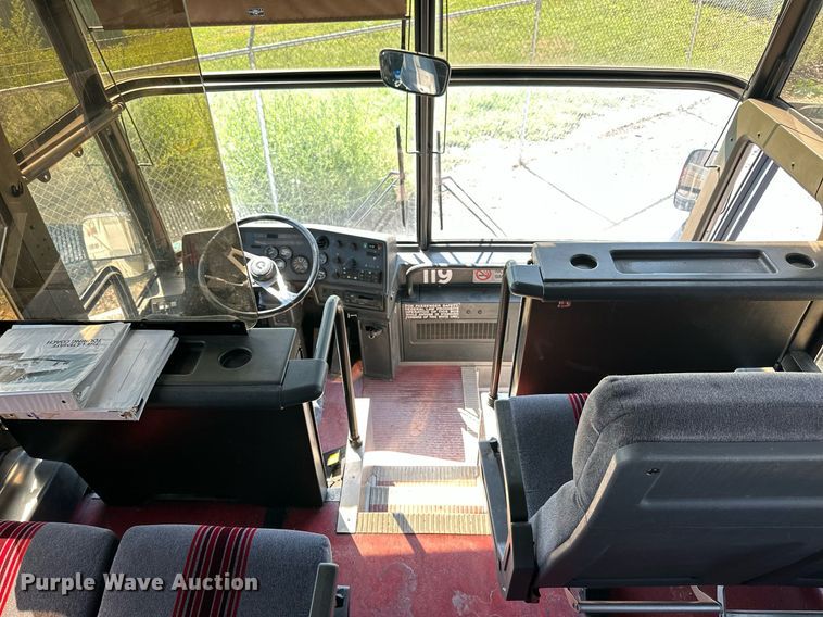 image for item NP9647 1997 Prevost H3-45 coach bus