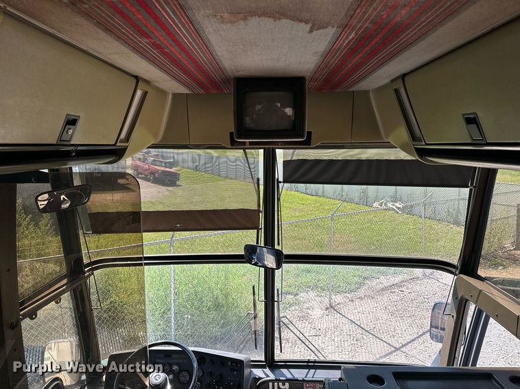 image for item NP9647 1997 Prevost H3-45 coach bus