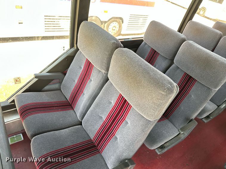 image for item NP9647 1997 Prevost H3-45 coach bus