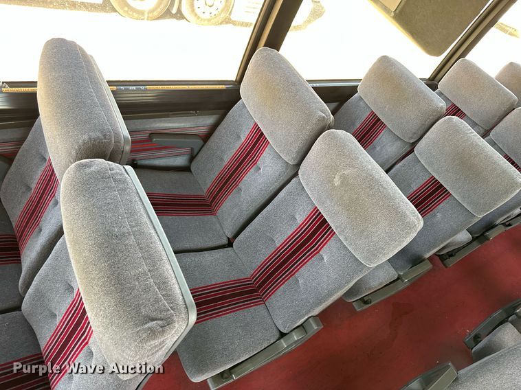 image for item NP9647 1997 Prevost H3-45 coach bus