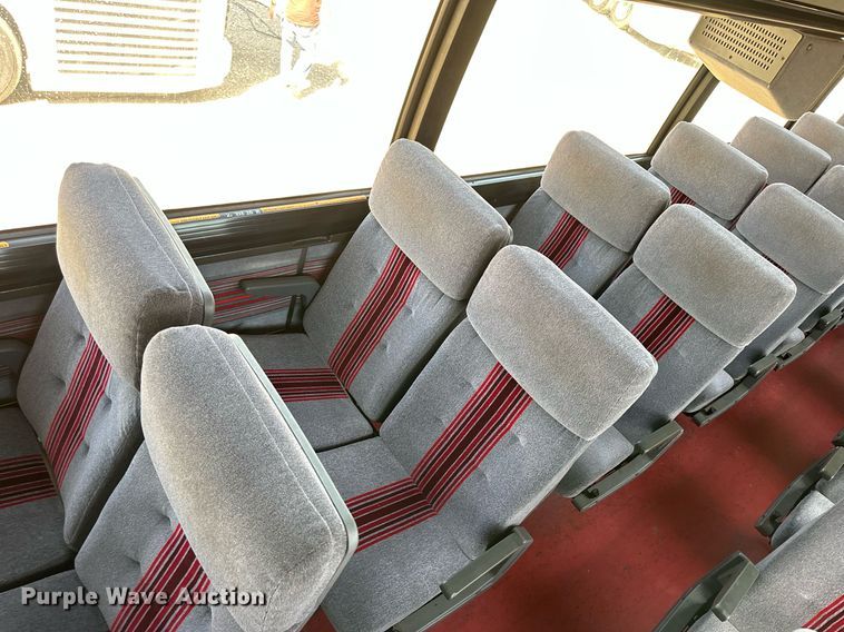 image for item NP9647 1997 Prevost H3-45 coach bus