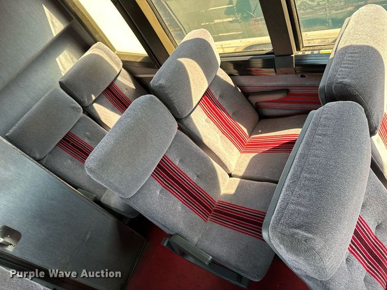 image for item NP9647 1997 Prevost H3-45 coach bus