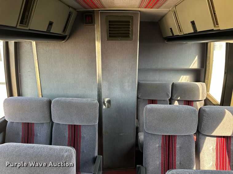 image for item NP9647 1997 Prevost H3-45 coach bus