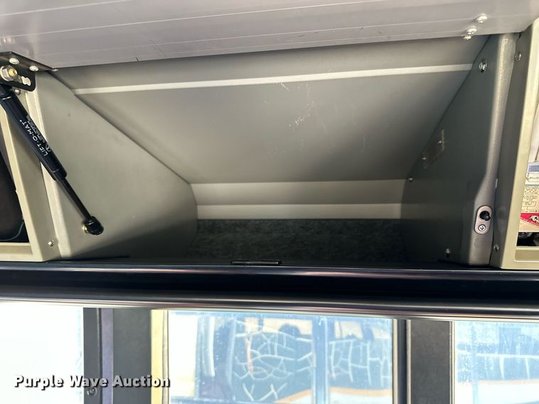 image for item NP9647 1997 Prevost H3-45 coach bus