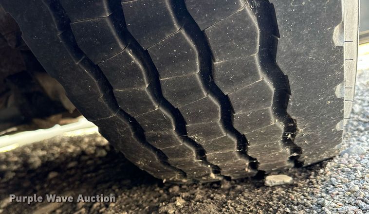 image for item NP9647 1997 Prevost H3-45 coach bus