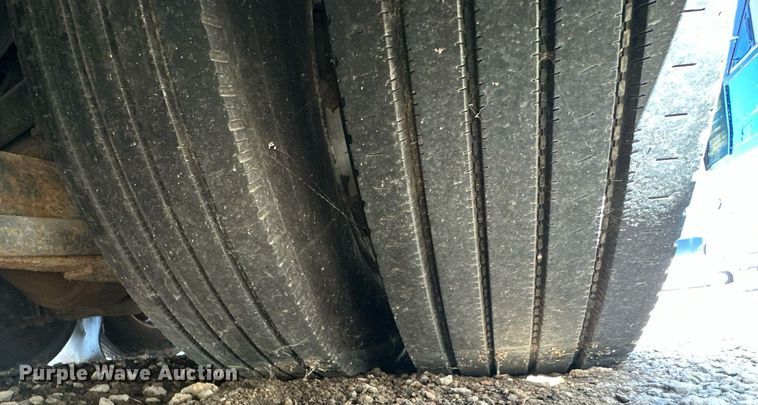 image for item NP9647 1997 Prevost H3-45 coach bus