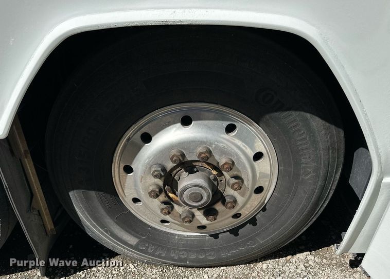 image for item NP9647 1997 Prevost H3-45 coach bus