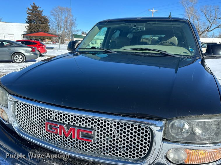 image for item NS9166 2006 GMC Yukon XL Denali SUV