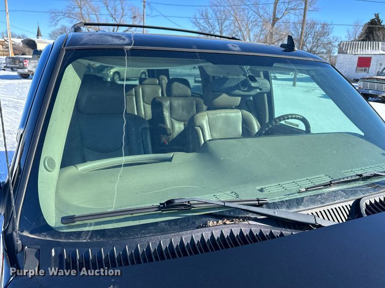 image for item NS9166 2006 GMC Yukon XL Denali SUV