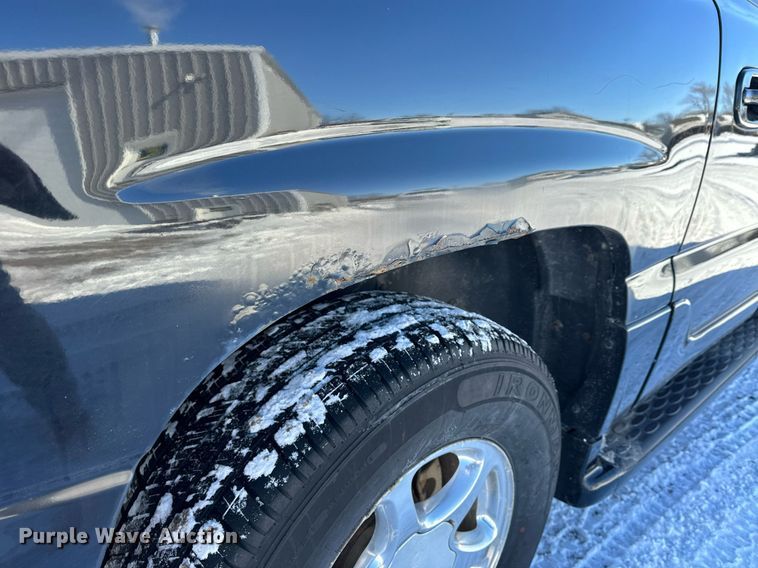 image for item NS9166 2006 GMC Yukon XL Denali SUV