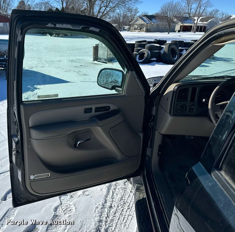 image for item NS9166 2006 GMC Yukon XL Denali SUV