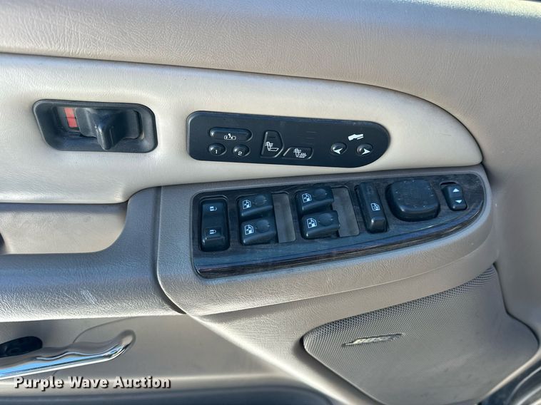 image for item NS9166 2006 GMC Yukon XL Denali SUV