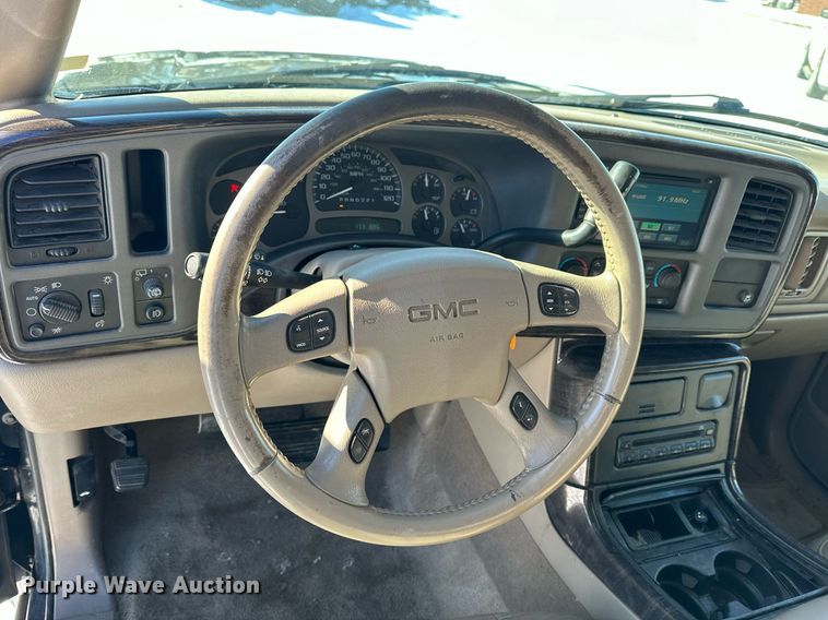 image for item NS9166 2006 GMC Yukon XL Denali SUV