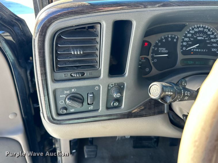 image for item NS9166 2006 GMC Yukon XL Denali SUV