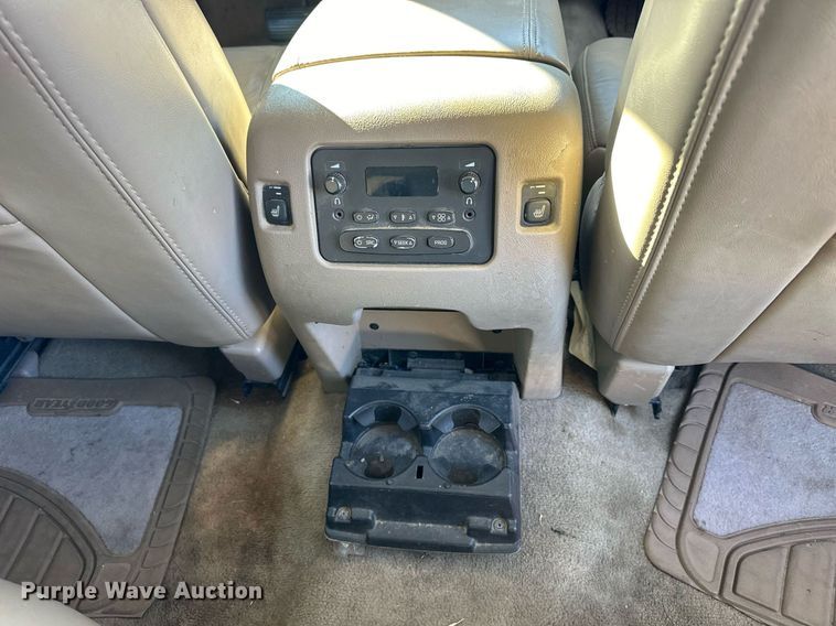 image for item NS9166 2006 GMC Yukon XL Denali SUV