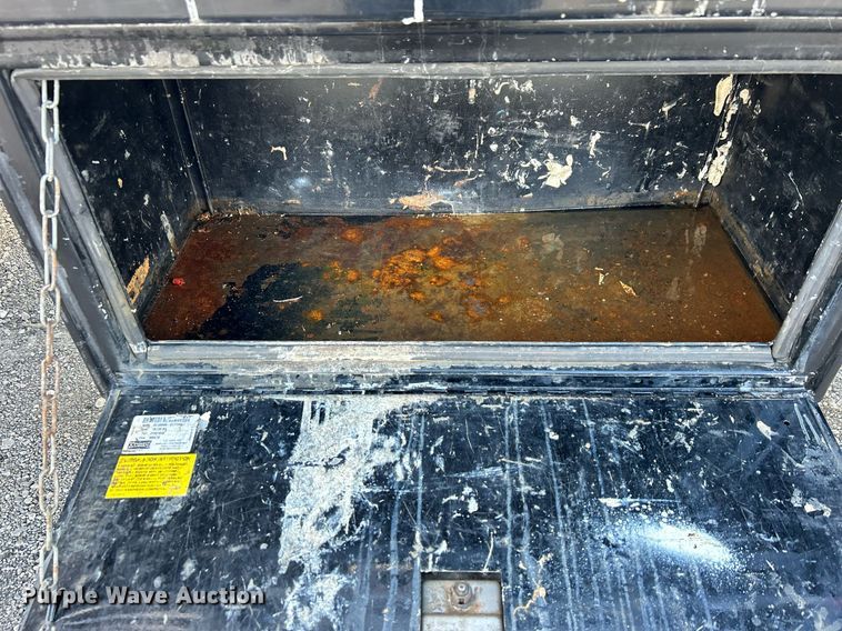 image for item OI9503 2010 Hino 185 flatbed truck