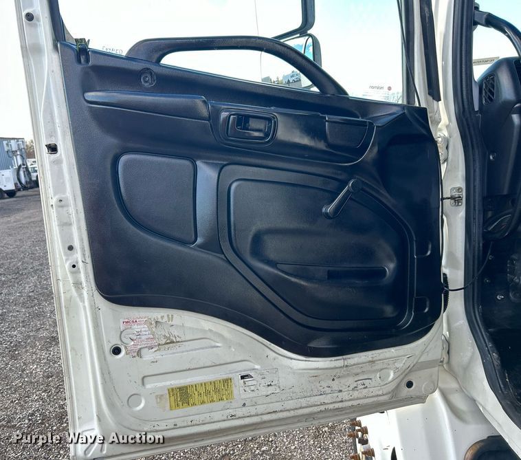 image for item OI9503 2010 Hino 185 flatbed truck