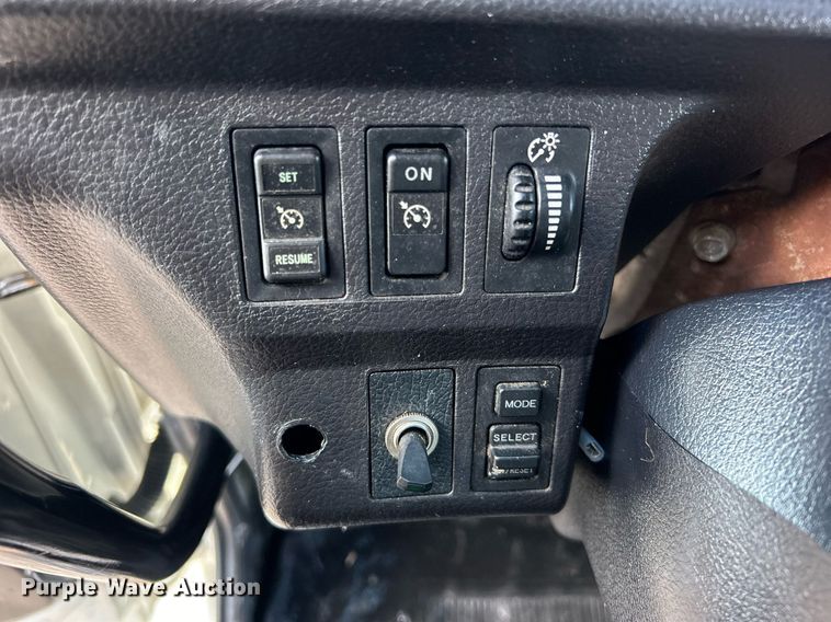 image for item OI9503 2010 Hino 185 flatbed truck