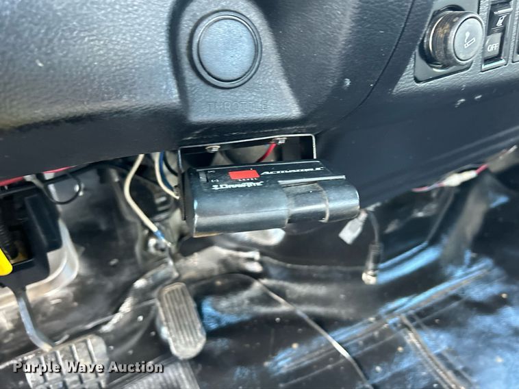 image for item OI9503 2010 Hino 185 flatbed truck