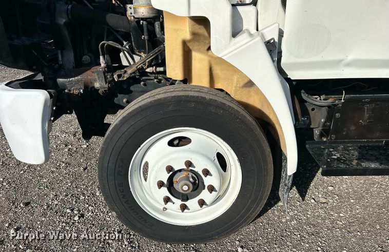 image for item OI9503 2010 Hino 185 flatbed truck