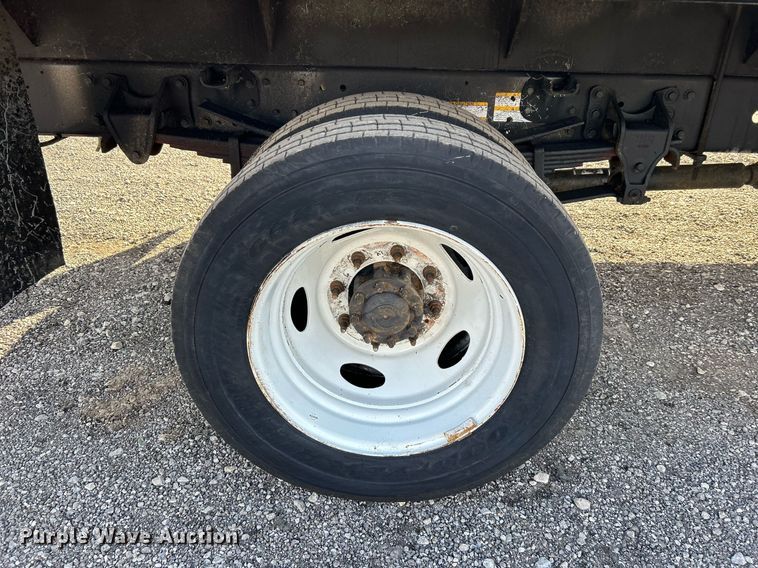 image for item OI9503 2010 Hino 185 flatbed truck