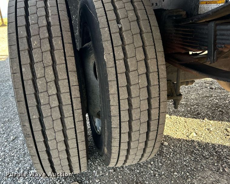 image for item OI9503 2010 Hino 185 flatbed truck