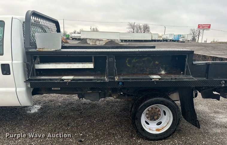 image for item OI9509 2012 Ford F550 Super Duty flatbed truck