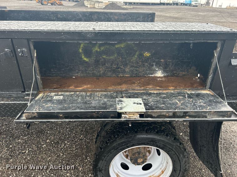 image for item OI9509 2012 Ford F550 Super Duty flatbed truck